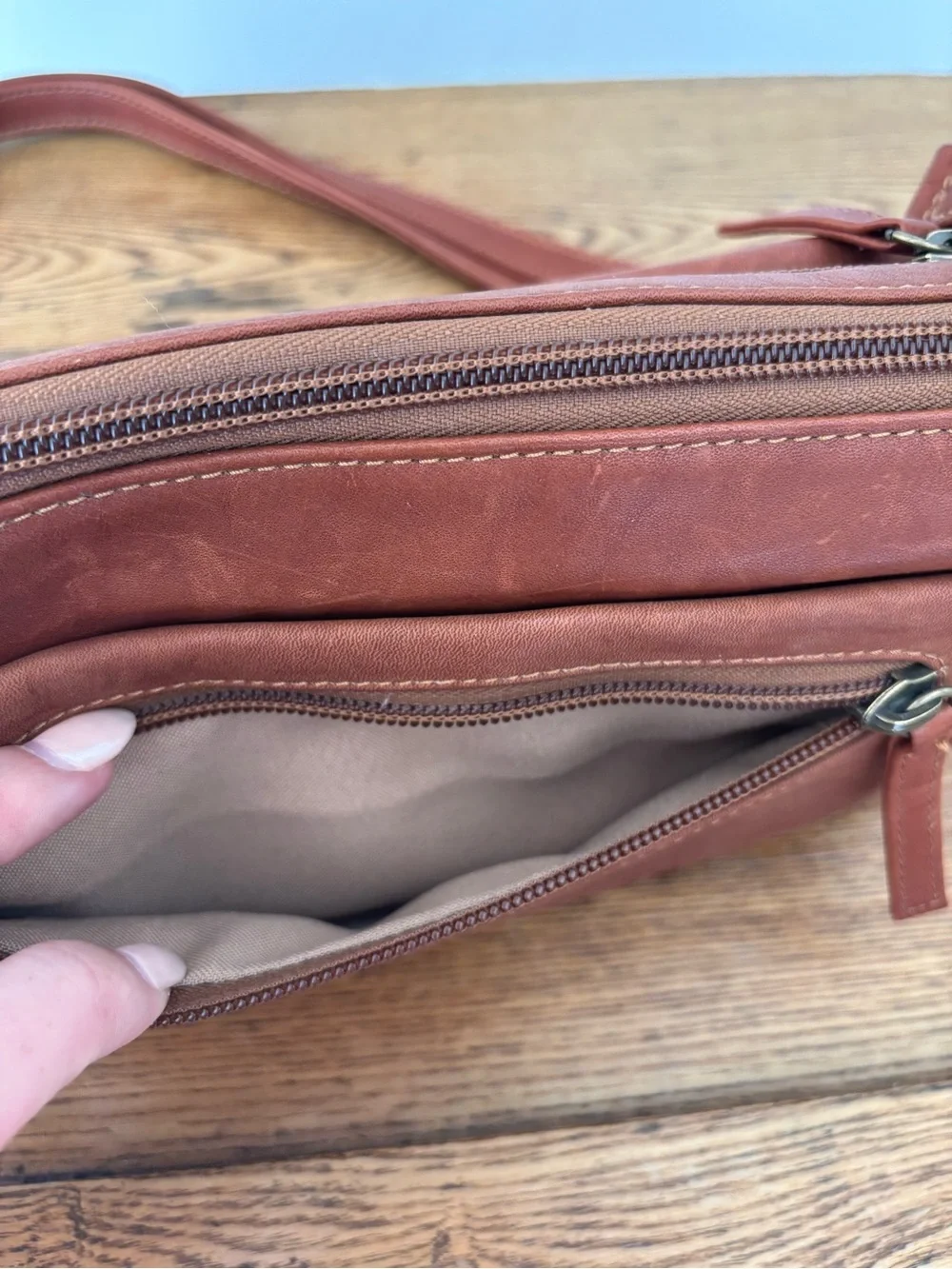 Derek Alexander Leather Crossbody Bag 🤎 - Picture 5 of 8